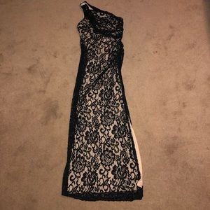 Betsy & Adam Lace Formal Dress Size 6.